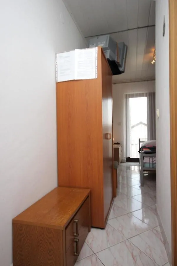 Apartments With A Parking Space Novigrad - 7037
