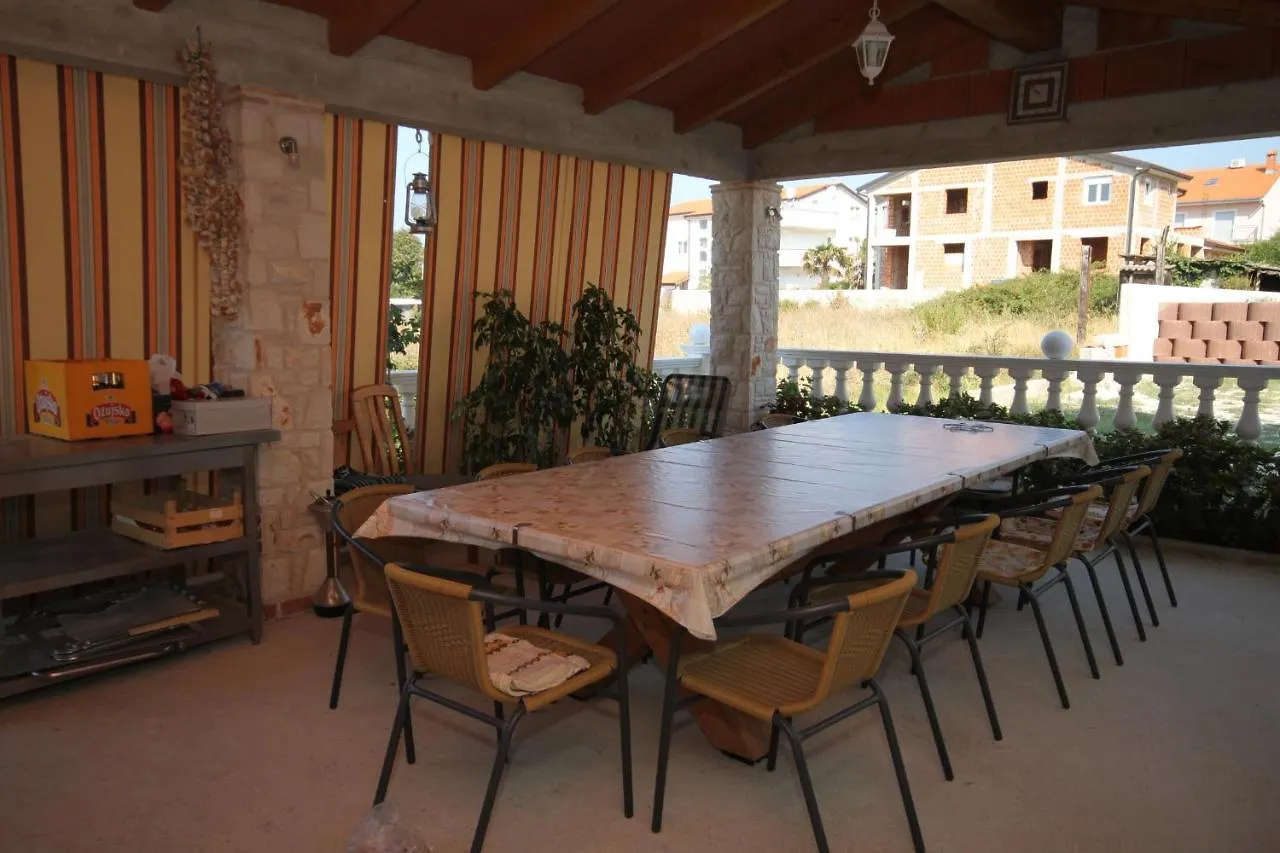 Apartments With A Parking Space Novigrad - 7037 Croatia