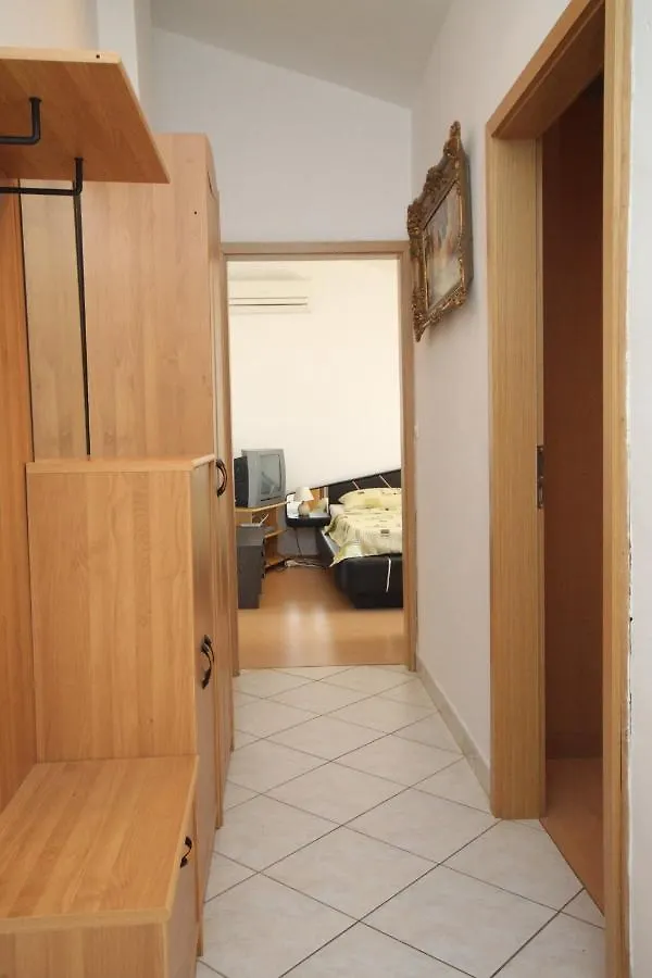 Apartments With A Parking Space Novigrad - 7037