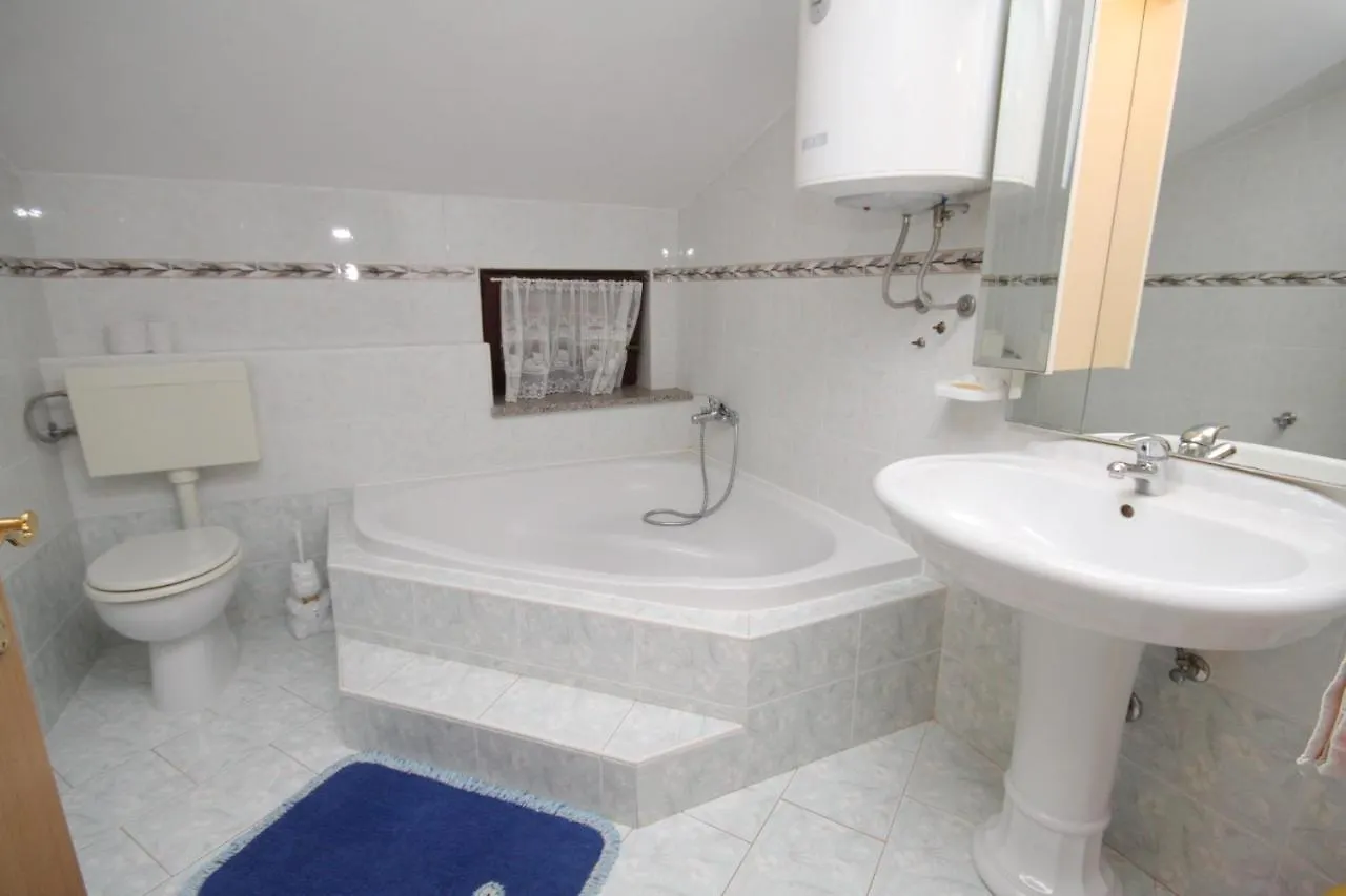 Apartments With A Parking Space Novigrad - 7037 Croatia