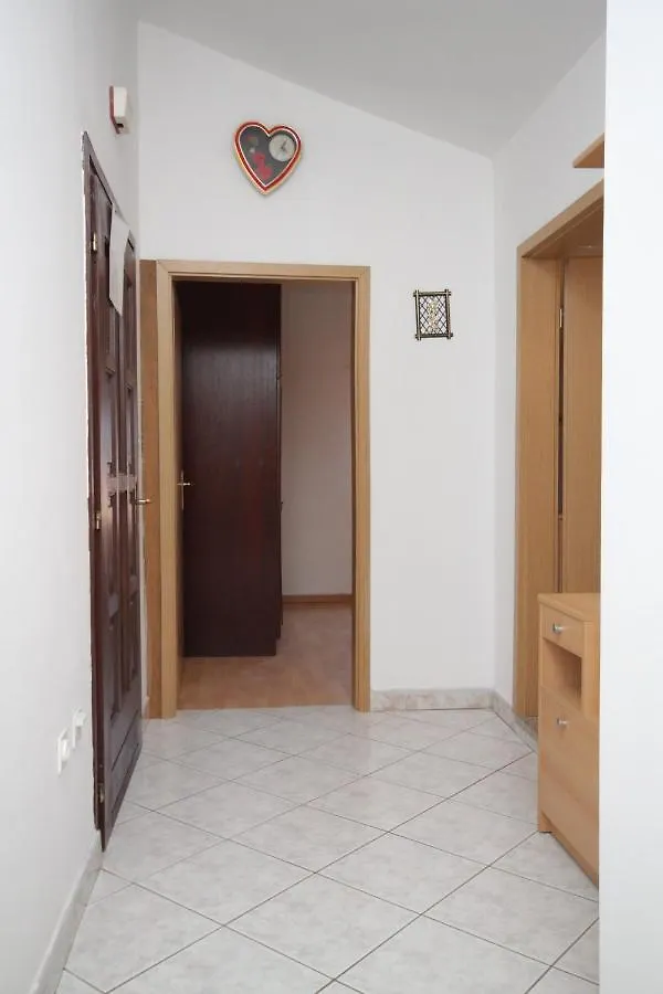 Apartments With A Parking Space Novigrad - 7037