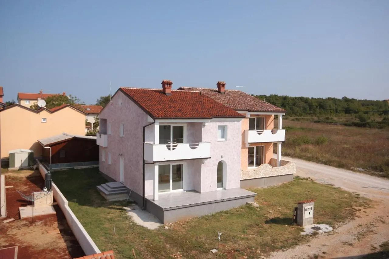 Apartments With A Parking Space Novigrad - 7037 Novigrad (Istria)